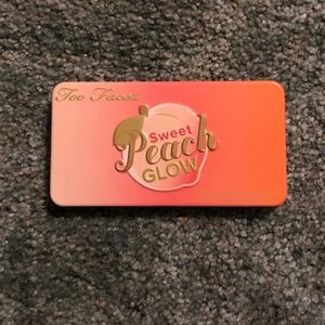 Too faced sweet peach glow